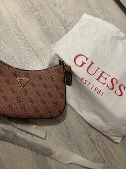 GUESS hnědá kabelka - 2