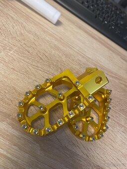 Stupačky na motorku - 2