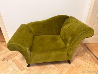 Zelený sametový gauč - 2