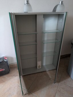 Koupelnová skříňka - 2