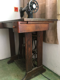 šicí stroj SINGER šlapací - 2