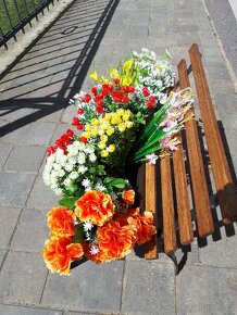 Zahradní lavička, dekorace na květiny - 2