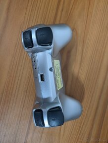 7. PS3 bezdrátový ovladač stříbrný - 2