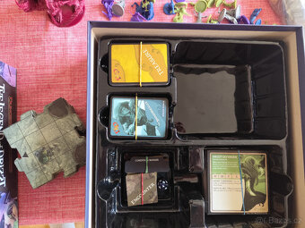 Dungeons & Dragons: Legend of Drizzt Board Game - 2