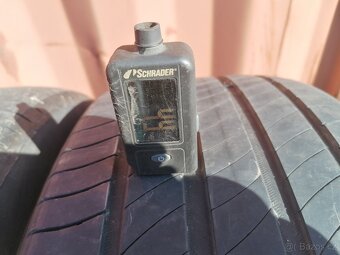 Michelin 235/50/19 - 2