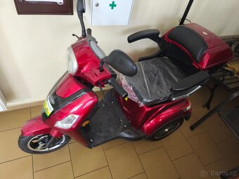 Elektrická tříkolka/invalidní vozík (skútr) Selvo 31000/EB - 2