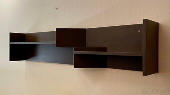 Zajímavá nástěnná police hnědá - 155x32x20cm - 2