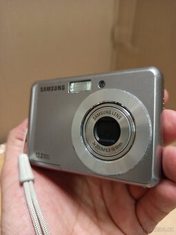SAMSUNG ES17 - 2