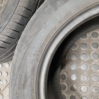 2x Letní 215/60 R16 5,5mm+
- 2