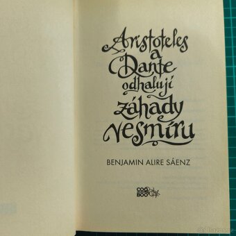 kniha Aristoteles a Dante odhalují záhady vesmíru - 2