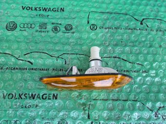 pravý boční blinkr BMW 3 E46 63137165914 , 7165914 - 2