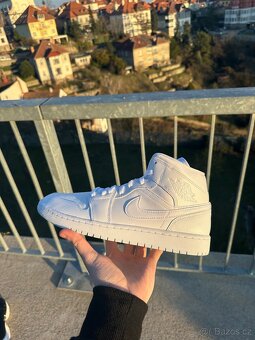 Jordan 1 Triple White - 2