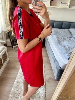 TOMMY HILFIGER ČERVENÉ ŠATY - 2