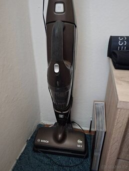 Ruční vysavač Bosch 18V - 2