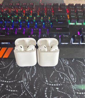 Apple AirPods 2019 - 2