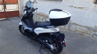 Piaggio Beverly 350 Sport Touring (2018) - ABS/ASR - 2