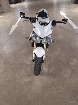 Triumph Street triple 675 - 2