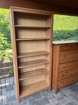 Knihovna IKEA Hemnes - 2