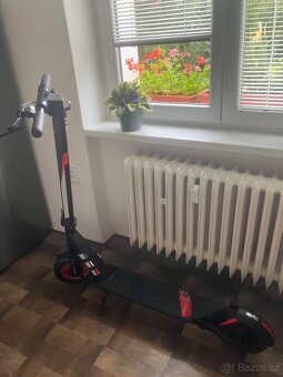 Elektrická koloběžka Aprilia eSR2 - 2