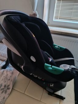 Autosedačka Cybex se základnou Isofix - 2