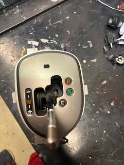 Koupím kulisu řadící páky Toyota Yaris automat - 2