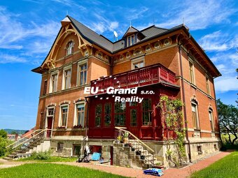 Prodej zrekonstruované vily z konce 19 století v Neugersdorf - 2