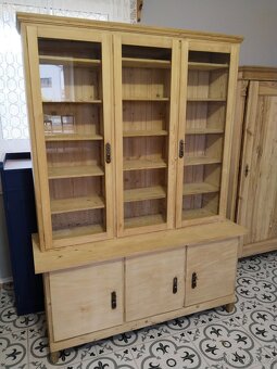 Stará knihovna, vitrína po renovaci - 2