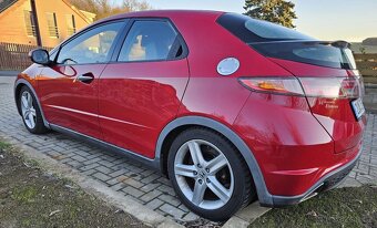 Honda Civic 1.8 103 Kw 2009 V-Tec manuál - 2