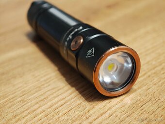 LED svítilna Fenix E35 V3.0 - 2