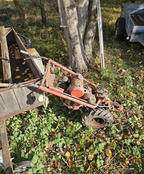 Mf-70 s obracečkou sena - 2