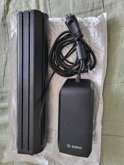 Baterie Bosch s nabíječkou - 2