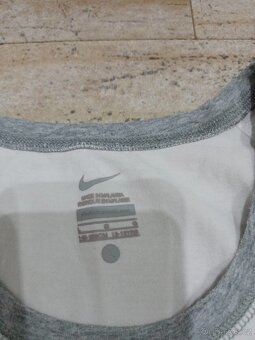 Dívčí tílko zn. NIKE vel. 146/152 - 2