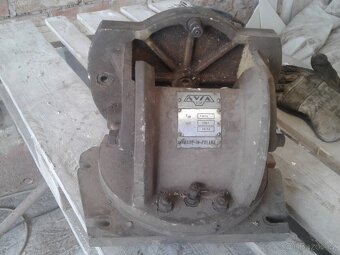 Nalkápěcí stůl - 2