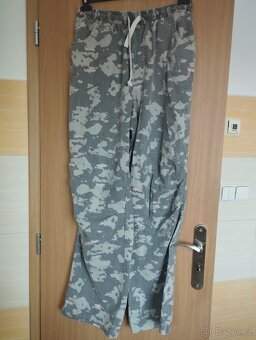 Maskačove kalhoty Cropp vel.L - 2