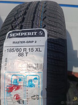 507. Zimní NEJETÉ Semperit 186/60/15 - 2