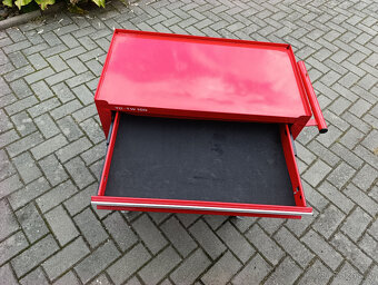 Nabízím plechový box na kolečkách zn.Einhell - 2