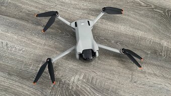 DRON DJI Mini 3 (DJI RC) (GL) - 2