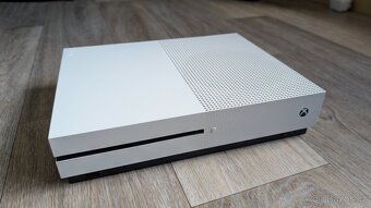 Xbox one S (1 TB) - 2