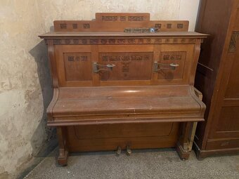 Staré piano - 2