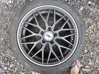AEZ CREST R17 5x112 7,5J x 17H2 H&R rozšiřovací podložky 25m - 2