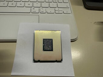 CPU Intel Xeon E5-2640 v4 10-Core 2.20 GHz - 2