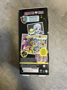 2012 MONSTER HIGH SKULTIMATE ROLLER - 2