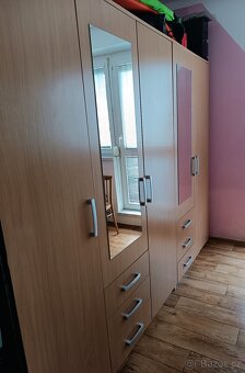 Šatní skříň - 2
