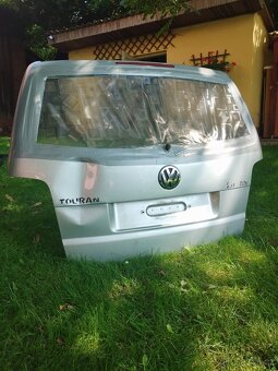 VW Touran 2005 ( zadní dveře ) - 2