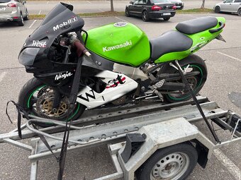 Rozprodam Kawasaki Zx9R Ninja 00-03 na nahradni dily. - 2