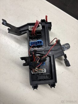 //Pojistková skříň Mercedes ML164// - A1645400272 - 2