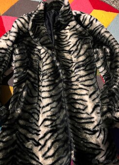 KRÁSNÝ DÁMSKÝ KOŽICH XXL -ZIMNÍ - 2