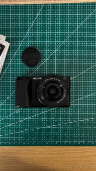 Sony Alpha ZV-E10 + objevit 16-50 mm f/3,5-5,6 - 2