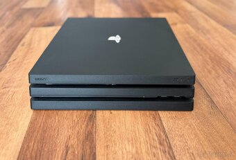 Sony Playstation 4 Pro 1TB (CUH-7216B) černá - 2