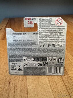 Hot Wheels - Chevy Silverado - Then and Now - HTC67 - 2